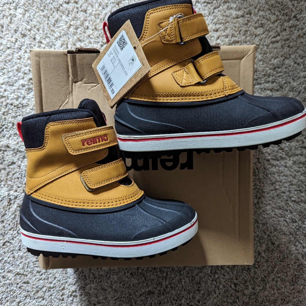 NWT Reima Coconi waterproof snow boots